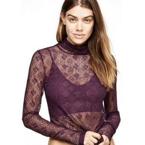MAKE AN OFFER -Sweet memories turtleneck Free People XS